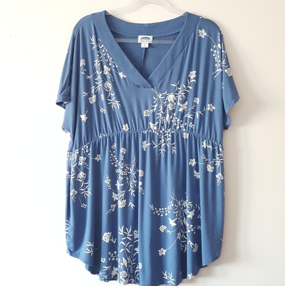 🦋 3/$25 Maternity Blue Floral Tunic Top - Picture 1 of 6
